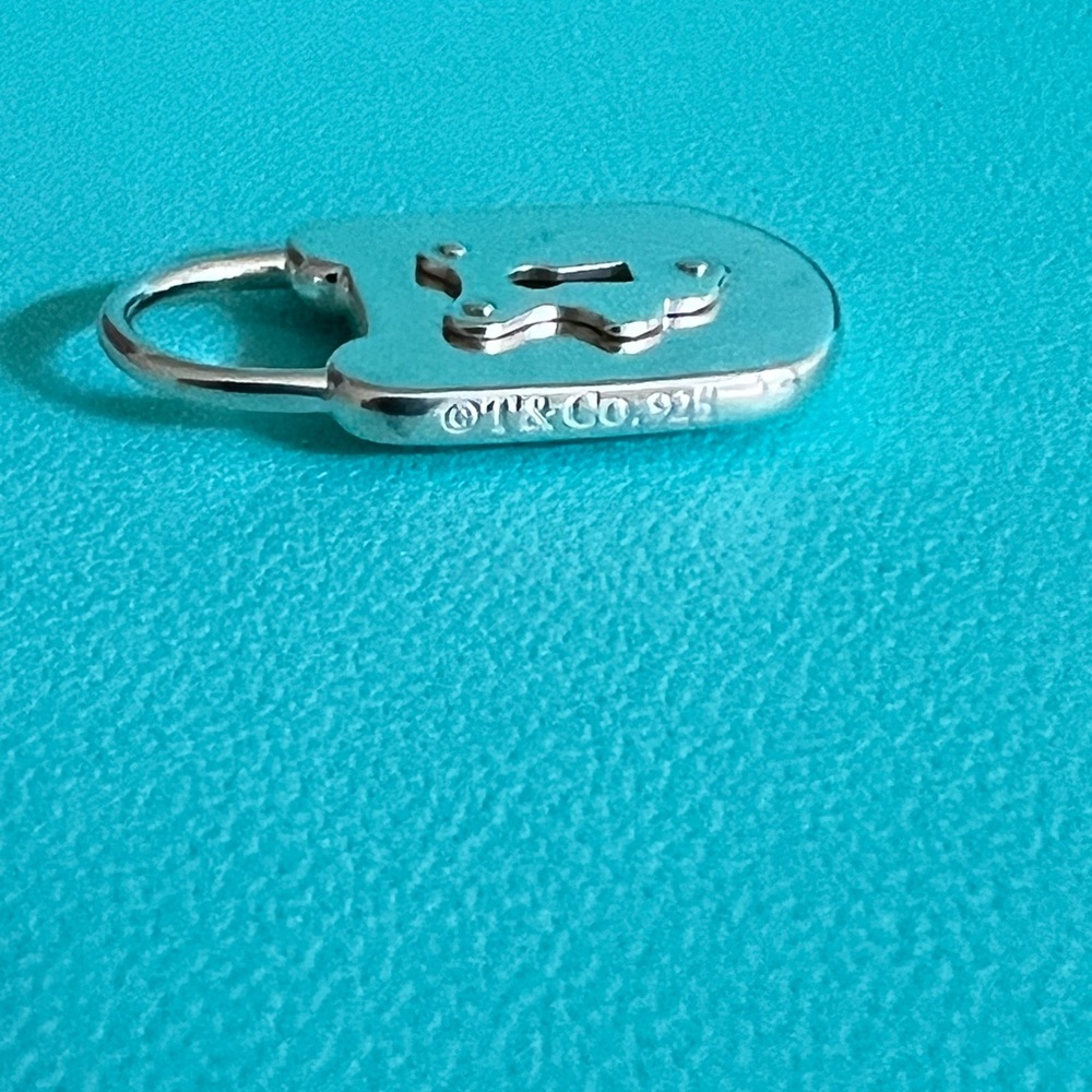 🌸🌸 Authentic Tiffany & Co. Vintage Lock charm - Picture 3 of 4